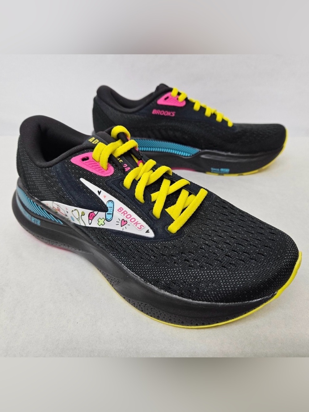 Brooks Women's Adrenaline GTS 24 Hero Running Shoes Size 8.5